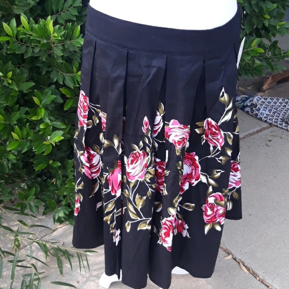 NwtDressever ladies skirt - Picture 3 of 3